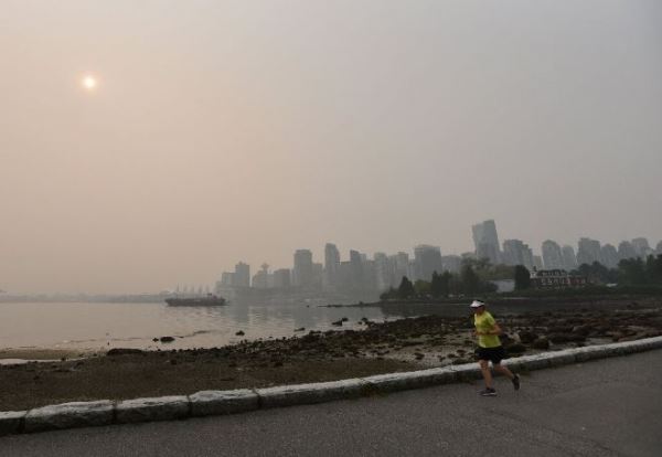 Канадский город Ванкувер окутал дым от лесных пожаров в США