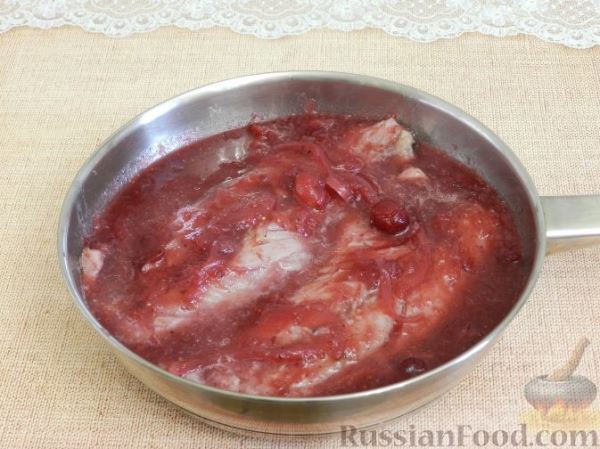 Скумбрия в клюквенном маринаде