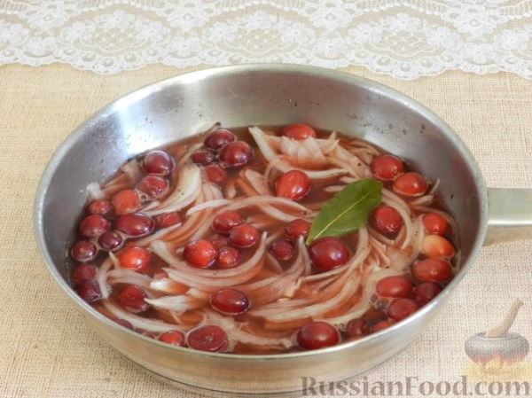 Скумбрия в клюквенном маринаде