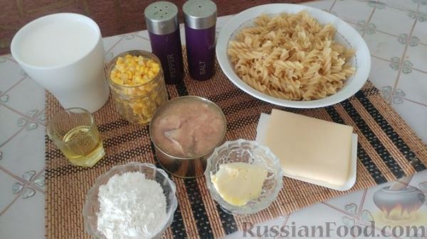 Запеканка из макарон с консервированной рыбой, кукурузой и моцареллой