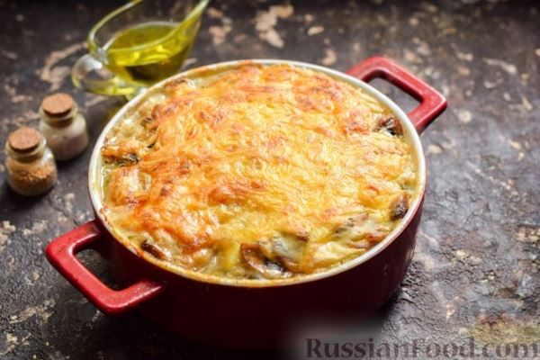 Рыба, запечённая с грибами, луком и кукурузой