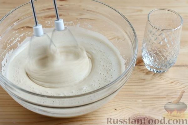 Кекс с айвой и орехами