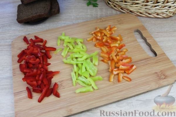 Бутерброды с болгарским перцем и копчёной колбасой