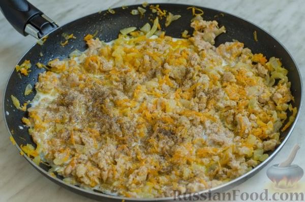 Тыквенный закусочный рулет с мясным фаршем (из биксвитного теста)