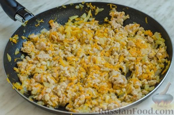 Тыквенный закусочный рулет с мясным фаршем (из биксвитного теста)