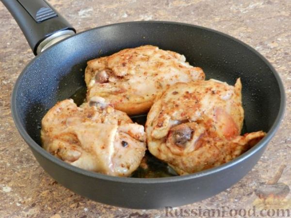 Запечённая курица с тыквой и перцем