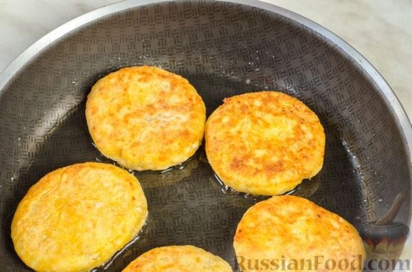 Сырники с тыквой, орехами и изюмом