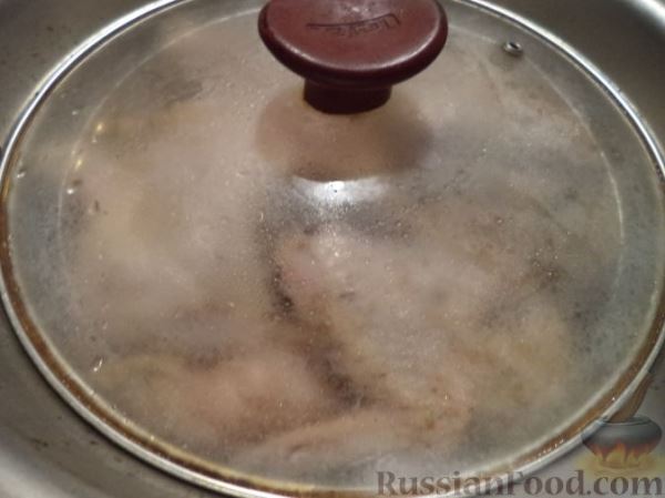 Пряная курица, запеченная с айвой