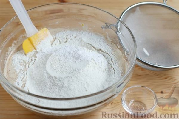 Кекс с айвой и орехами